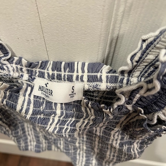 Girl’s Hollister Crop Top - Picture 3 of 3